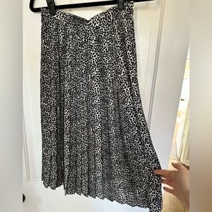 Brooks Brothers Pleated Skirt ~ Size 2 ~ EUC!